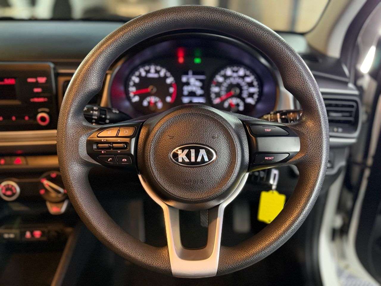 A 2019 KIA RIO 1.25 1 Hatchback 5dr Petrol Manual Euro 6 (s/s) (83 bhp) LOW MILES - 1 FORM A 2019 KIA RIO 1.25 1 Hatchback 5dr Petrol Manual Euro 6 (s/s) (83 bhp) LOW MILES - 1 FORM