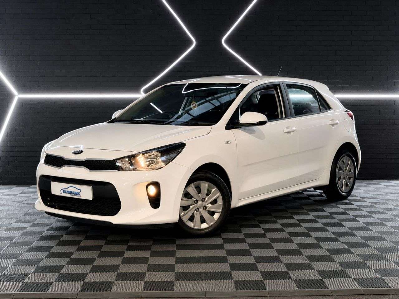 A 2019 KIA RIO 1.25 1 Hatchback 5dr Petrol Manual Euro 6 (s/s) (83 bhp) LOW MILES - 1 FORM A 2019 KIA RIO 1.25 1 Hatchback 5dr Petrol Manual Euro 6 (s/s) (83 bhp) LOW MILES - 1 FORM