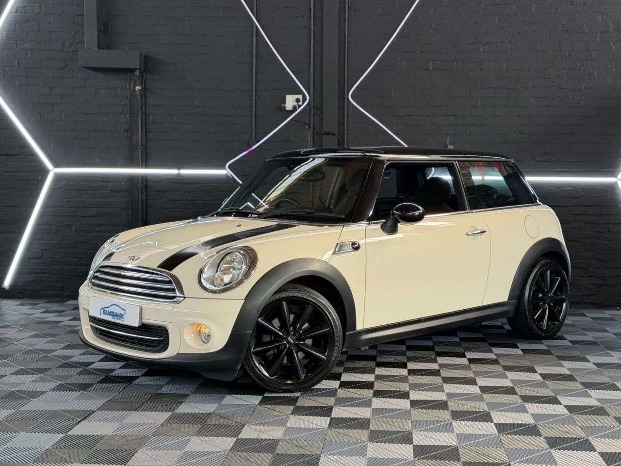 A 2013 MINI HATCH 1.6 Cooper Baker Street Hatchback 3dr Petrol Manual Euro 6 (s/s) (122 ps) 2 A 2013 MINI HATCH 1.6 Cooper Baker Street Hatchback 3dr Petrol Manual Euro 6 (s/s) (122 ps) 2