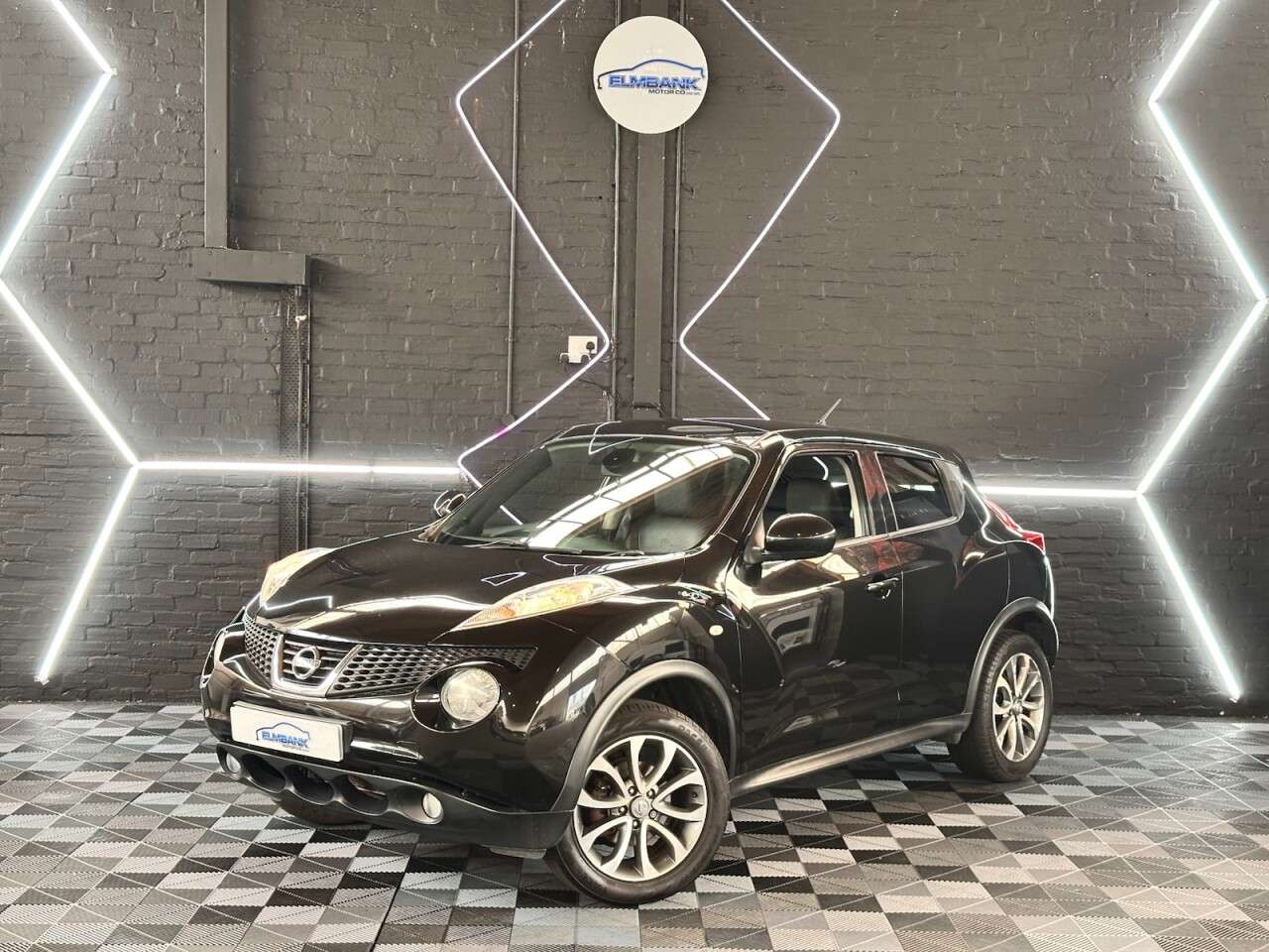 A 2014 NISSAN JUKE 1.5 dCi 8v Tekna SUV 5dr Diesel Manual Euro 5 (s/s) (110 ps) LOW MILES - DI A 2014 NISSAN JUKE 1.5 dCi 8v Tekna SUV 5dr Diesel Manual Euro 5 (s/s) (110 ps) LOW MILES - DI