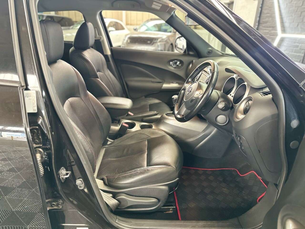 A 2014 NISSAN JUKE 1.5 dCi 8v Tekna SUV 5dr Diesel Manual Euro 5 (s/s) (110 ps) LOW MILES - DI A 2014 NISSAN JUKE 1.5 dCi 8v Tekna SUV 5dr Diesel Manual Euro 5 (s/s) (110 ps) LOW MILES - DI