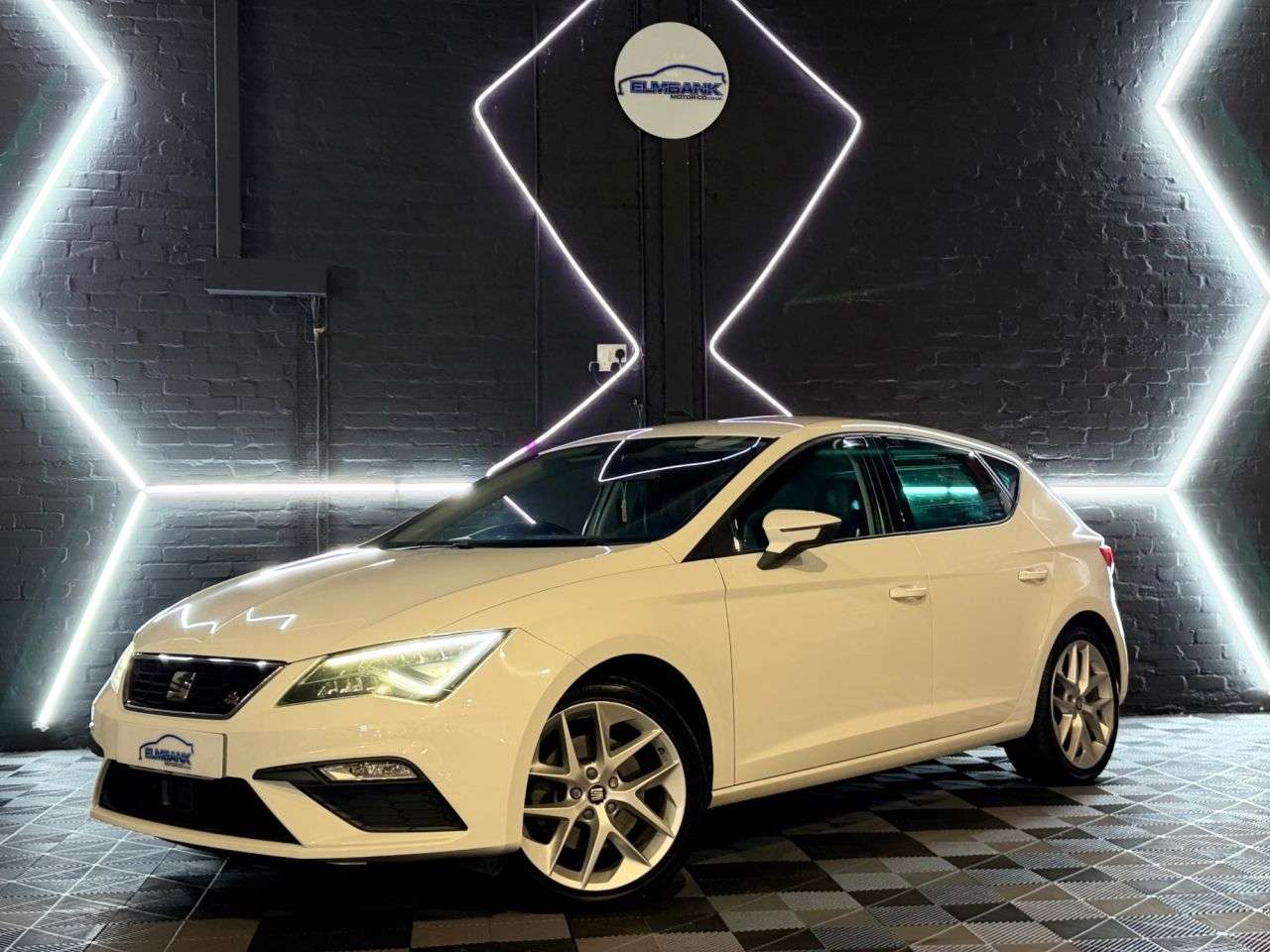 A 2017 SEAT LEON 2.0 TDI FR Technology Hatchback 5dr Diesel DSG Euro 6 (s/s) (184 ps) 6 STAM A 2017 SEAT LEON 2.0 TDI FR Technology Hatchback 5dr Diesel DSG Euro 6 (s/s) (184 ps) 6 STAM