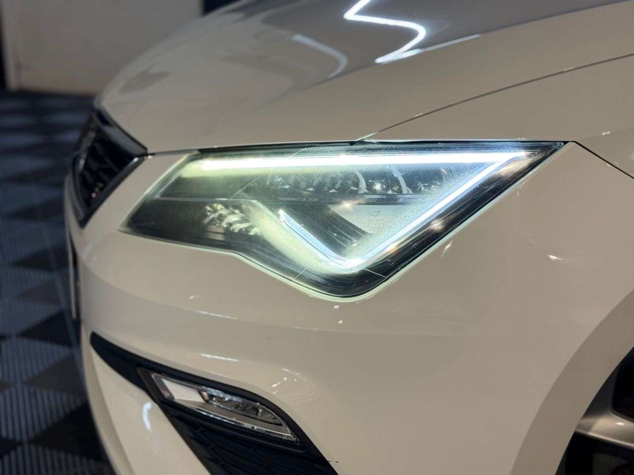A 2017 SEAT LEON 2.0 TDI FR Technology Hatchback 5dr Diesel DSG Euro 6 (s/s) (184 ps) 6 STAM A 2017 SEAT LEON 2.0 TDI FR Technology Hatchback 5dr Diesel DSG Euro 6 (s/s) (184 ps) 6 STAM
