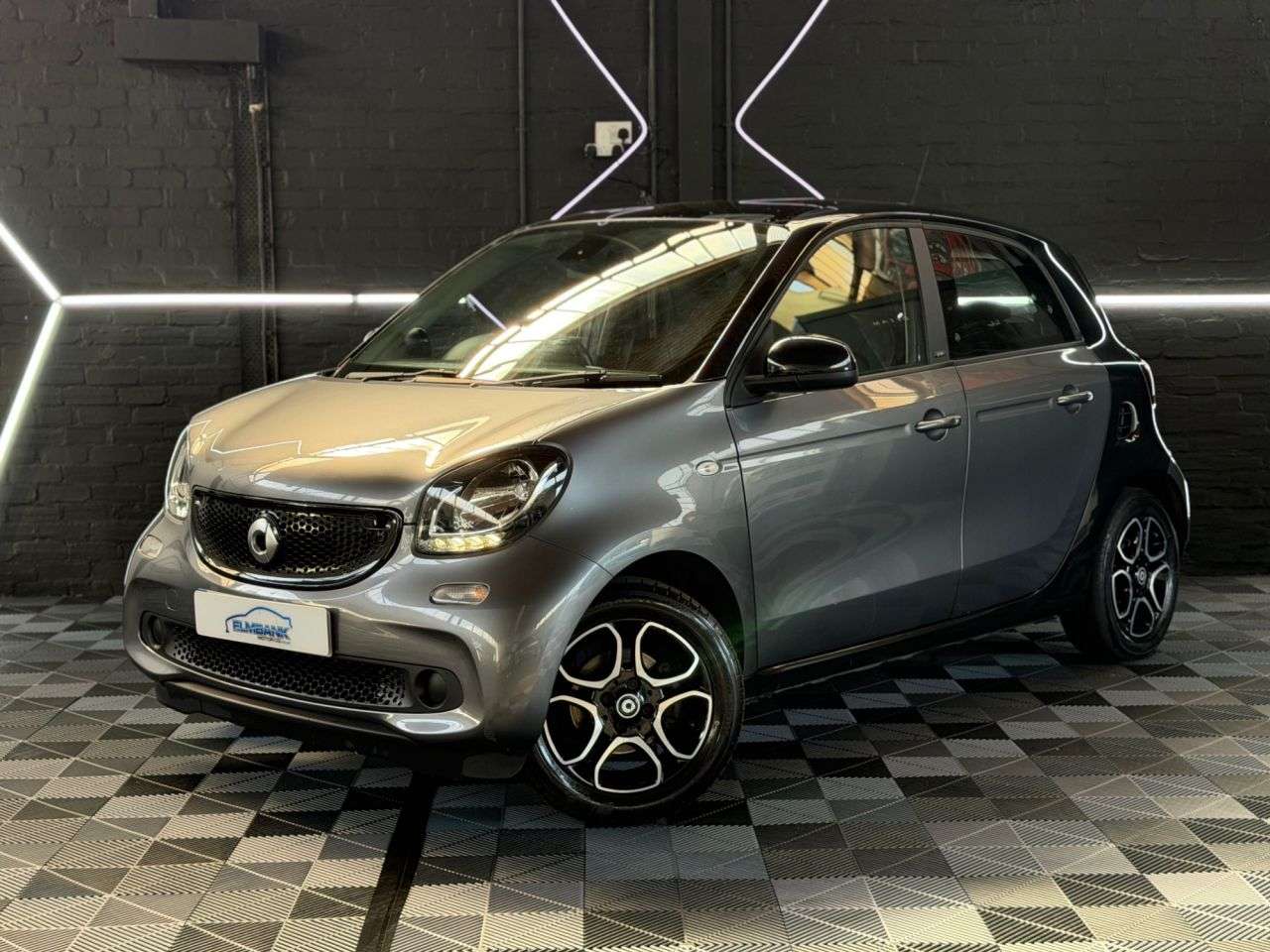 A 2017 SMART FORFOUR 0.9T Prime Hatchback 5dr Petrol Twinamic Euro 6 (s/s) (90 ps) UPTO 67 MPG - A 2017 SMART FORFOUR 0.9T Prime Hatchback 5dr Petrol Twinamic Euro 6 (s/s) (90 ps) UPTO 67 MPG -