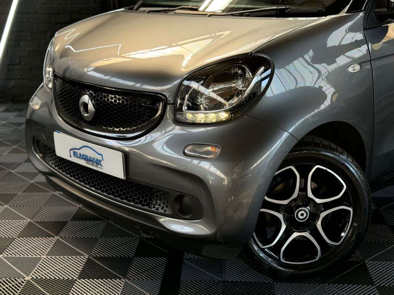 A 2017 SMART FORFOUR 0.9T Prime Hatchback 5dr Petrol Twinamic Euro 6 (s/s) (90 ps) UPTO 67 MPG - A 2017 SMART FORFOUR 0.9T Prime Hatchback 5dr Petrol Twinamic Euro 6 (s/s) (90 ps) UPTO 67 MPG -