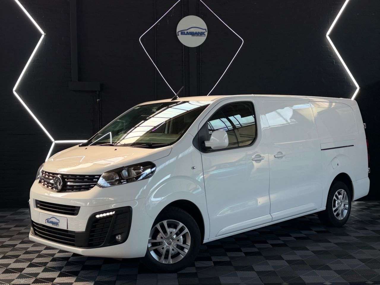 A 2020 VAUXHALL VIVARO 1.5 Turbo D 2900 Sportive Panel Van 5dr Diesel Manual L2 H1 Euro 6 (s/s) (1 A 2020 VAUXHALL VIVARO 1.5 Turbo D 2900 Sportive Panel Van 5dr Diesel Manual L2 H1 Euro 6 (s/s) (1