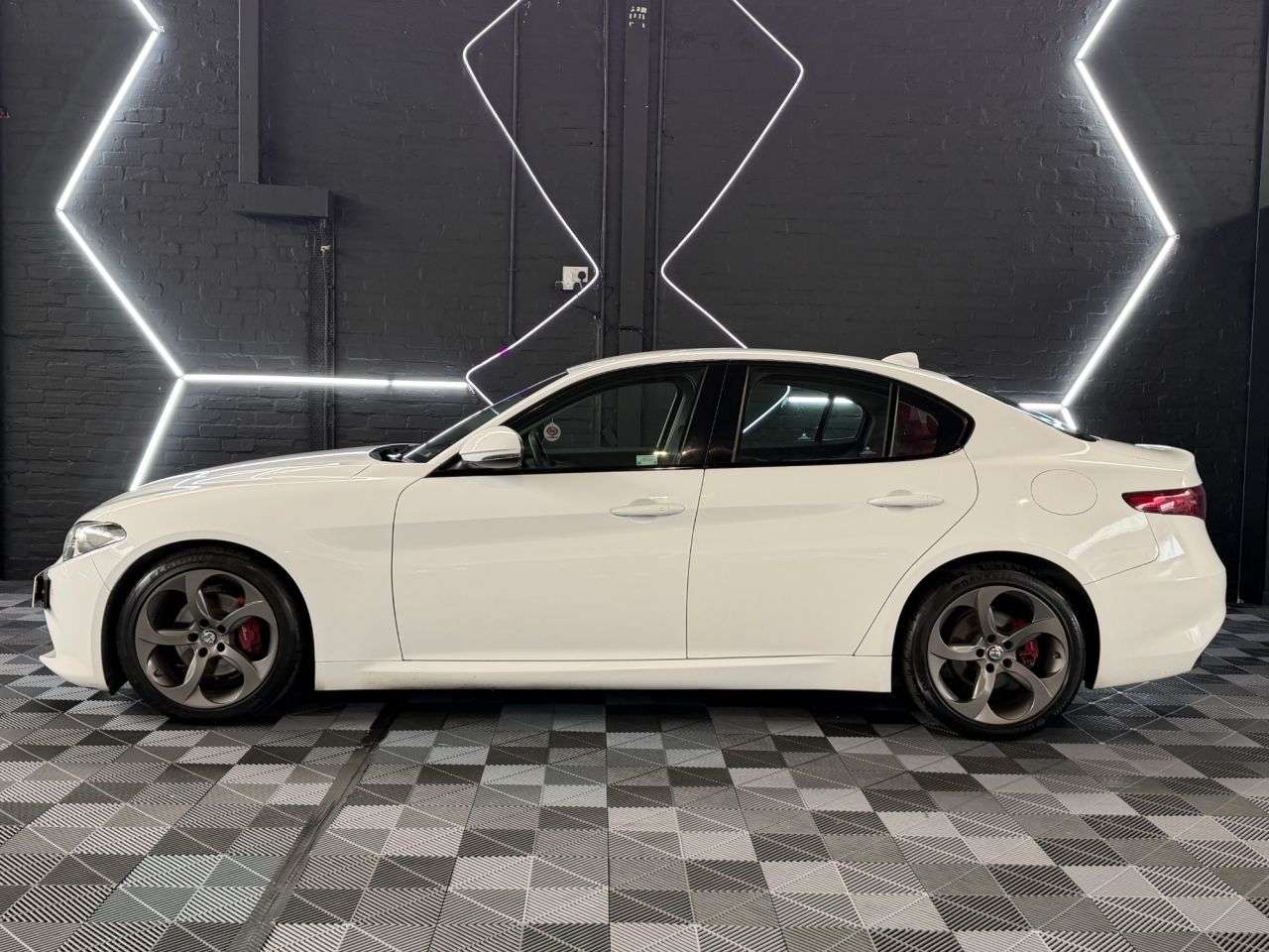 2017 ALFA ROMEO GIULIA 2017 ALFA ROMEO GIULIA