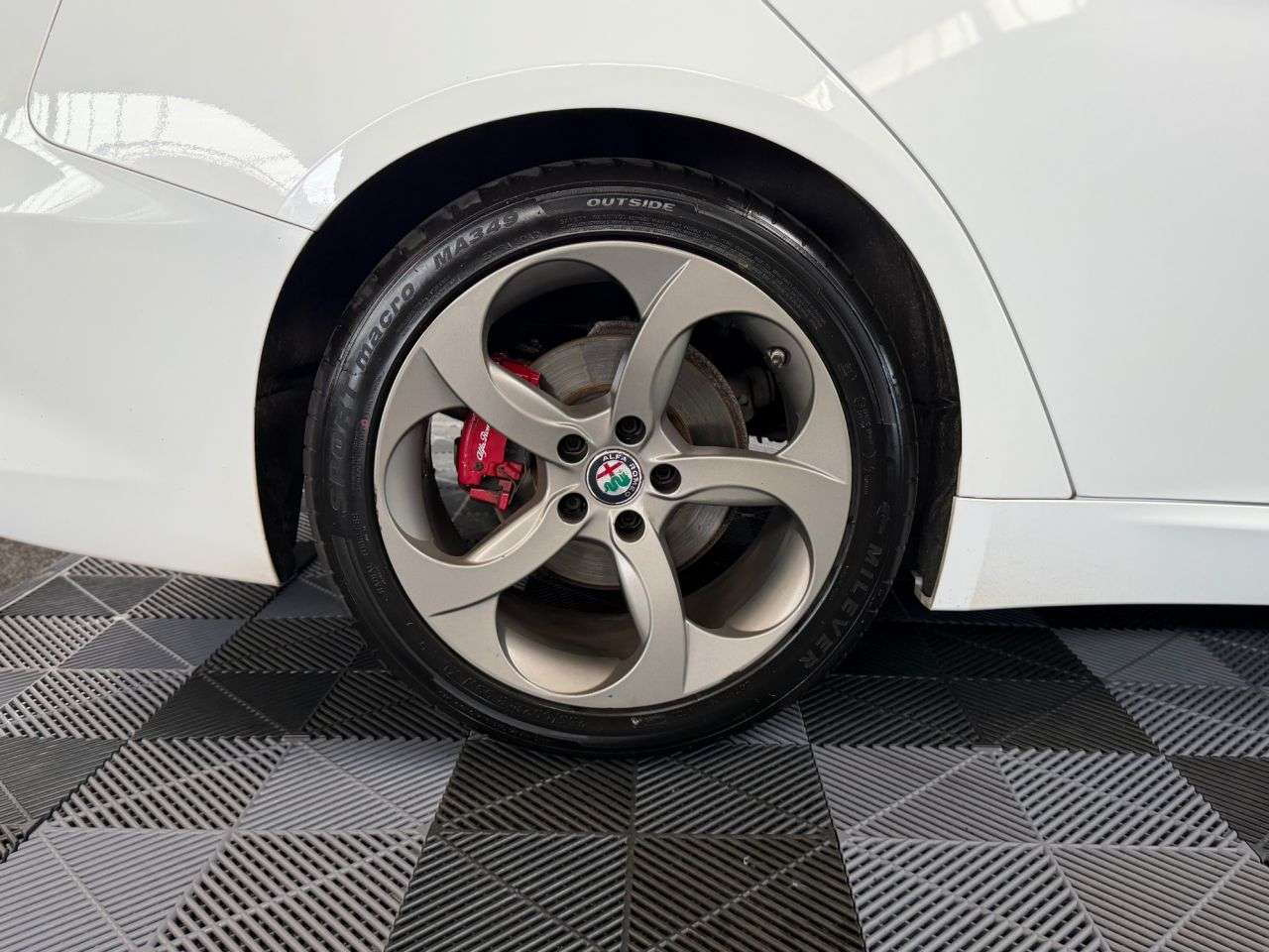2017 ALFA ROMEO GIULIA 2017 ALFA ROMEO GIULIA