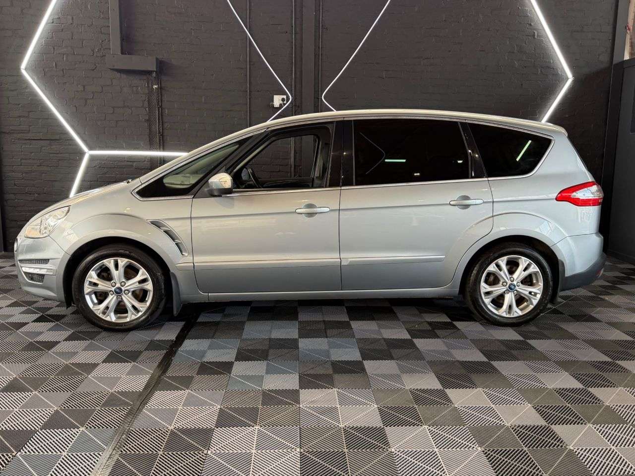 A 2012 FORD S-MAX 2.0T EcoBoost Titanium MPV 5dr Petrol Powershift Euro 5 (203 ps) GREAT VALU A 2012 FORD S-MAX 2.0T EcoBoost Titanium MPV 5dr Petrol Powershift Euro 5 (203 ps) GREAT VALU