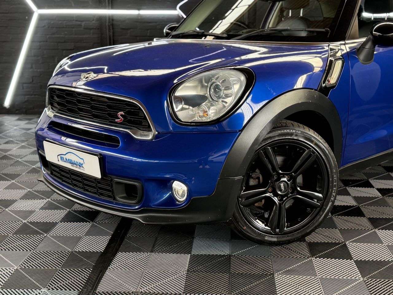 A 2015 MINI PACEMAN 2.0 Cooper SD SUV 3dr Diesel Manual Euro 5 (s/s) (143 ps) VERY LOW MILEAGE A 2015 MINI PACEMAN 2.0 Cooper SD SUV 3dr Diesel Manual Euro 5 (s/s) (143 ps) VERY LOW MILEAGE