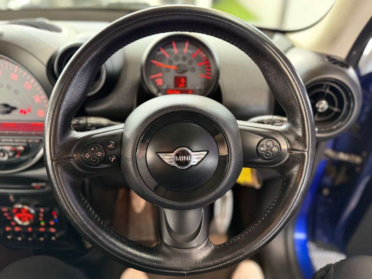 A 2015 MINI PACEMAN 2.0 Cooper SD SUV 3dr Diesel Manual Euro 5 (s/s) (143 ps) VERY LOW MILEAGE A 2015 MINI PACEMAN 2.0 Cooper SD SUV 3dr Diesel Manual Euro 5 (s/s) (143 ps) VERY LOW MILEAGE