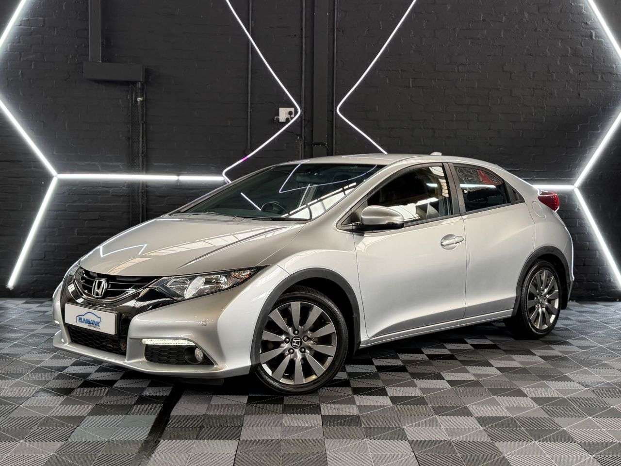 A 2014 HONDA CIVIC 1.8 i-VTEC SE Plus Hatchback 5dr Petrol Manual Euro 5 (s/s) (142 ps) 2 KEYS A 2014 HONDA CIVIC 1.8 i-VTEC SE Plus Hatchback 5dr Petrol Manual Euro 5 (s/s) (142 ps) 2 KEYS