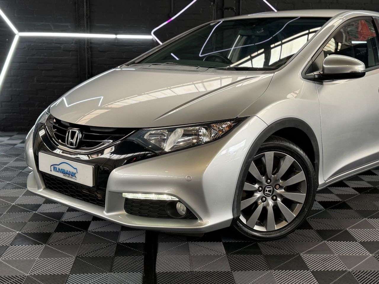A 2014 HONDA CIVIC 1.8 i-VTEC SE Plus Hatchback 5dr Petrol Manual Euro 5 (s/s) (142 ps) 2 KEYS A 2014 HONDA CIVIC 1.8 i-VTEC SE Plus Hatchback 5dr Petrol Manual Euro 5 (s/s) (142 ps) 2 KEYS