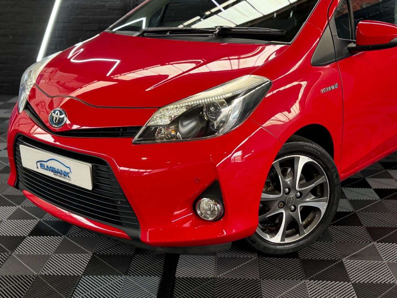A 2014 TOYOTA YARIS 1.5 VVT-h Trend Hatchback 5dr Petrol Hybrid CVT Euro 5 (101 ps) 2 OWNERS - A 2014 TOYOTA YARIS 1.5 VVT-h Trend Hatchback 5dr Petrol Hybrid CVT Euro 5 (101 ps) 2 OWNERS -