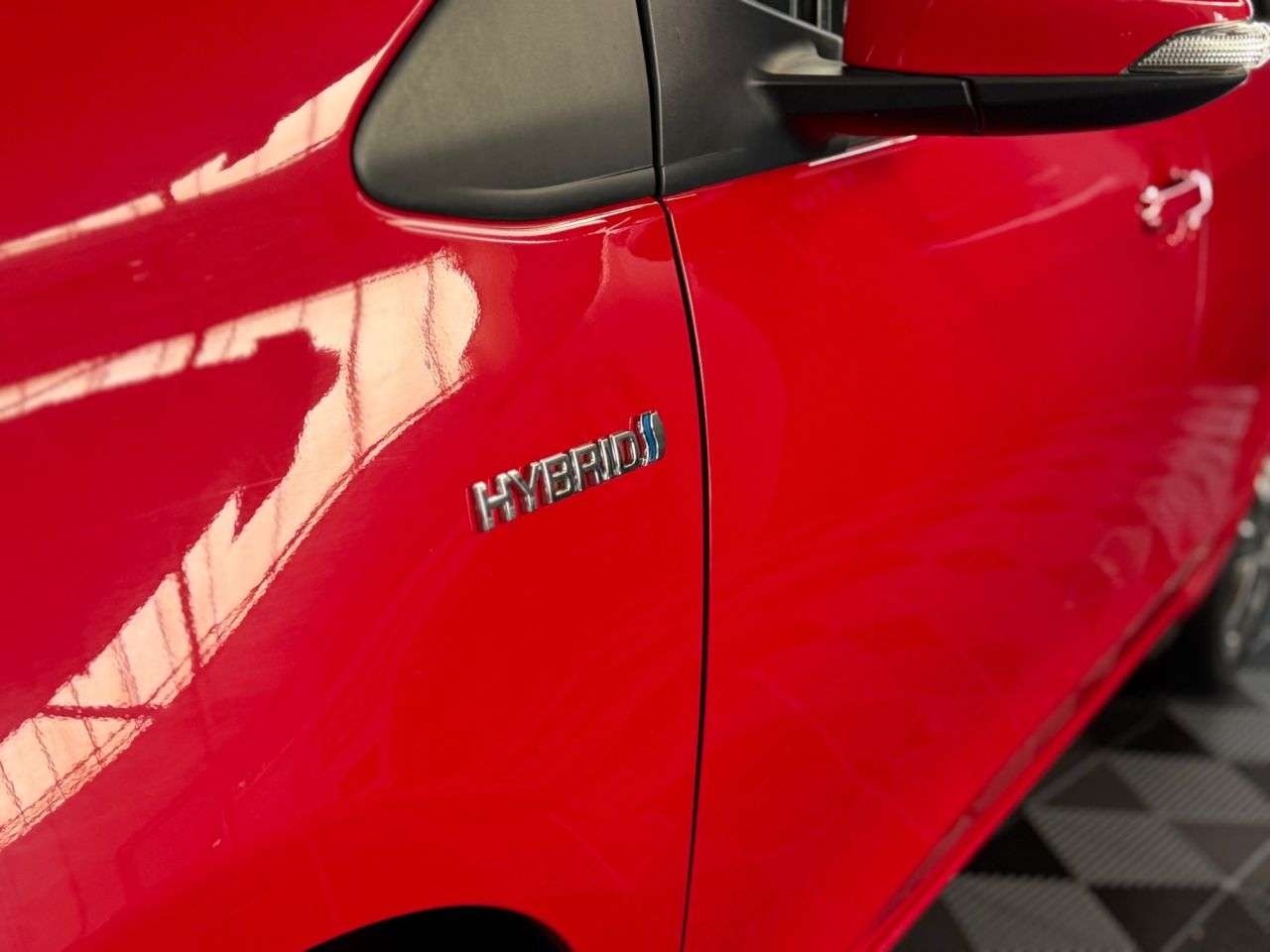 A 2014 TOYOTA YARIS 1.5 VVT-h Trend Hatchback 5dr Petrol Hybrid CVT Euro 5 (101 ps) 2 OWNERS - A 2014 TOYOTA YARIS 1.5 VVT-h Trend Hatchback 5dr Petrol Hybrid CVT Euro 5 (101 ps) 2 OWNERS -