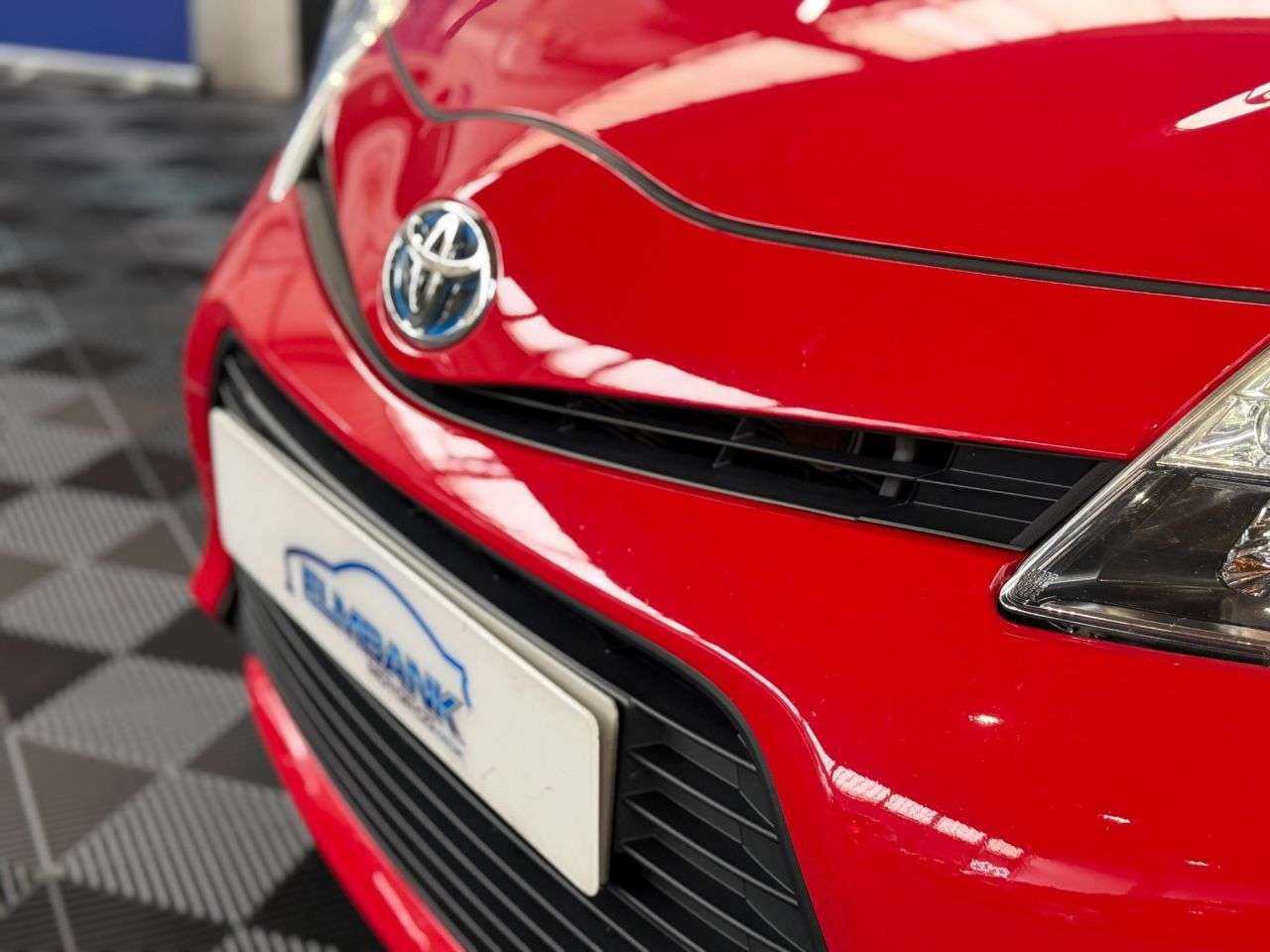 A 2014 TOYOTA YARIS 1.5 VVT-h Trend Hatchback 5dr Petrol Hybrid CVT Euro 5 (101 ps) 2 OWNERS - A 2014 TOYOTA YARIS 1.5 VVT-h Trend Hatchback 5dr Petrol Hybrid CVT Euro 5 (101 ps) 2 OWNERS -