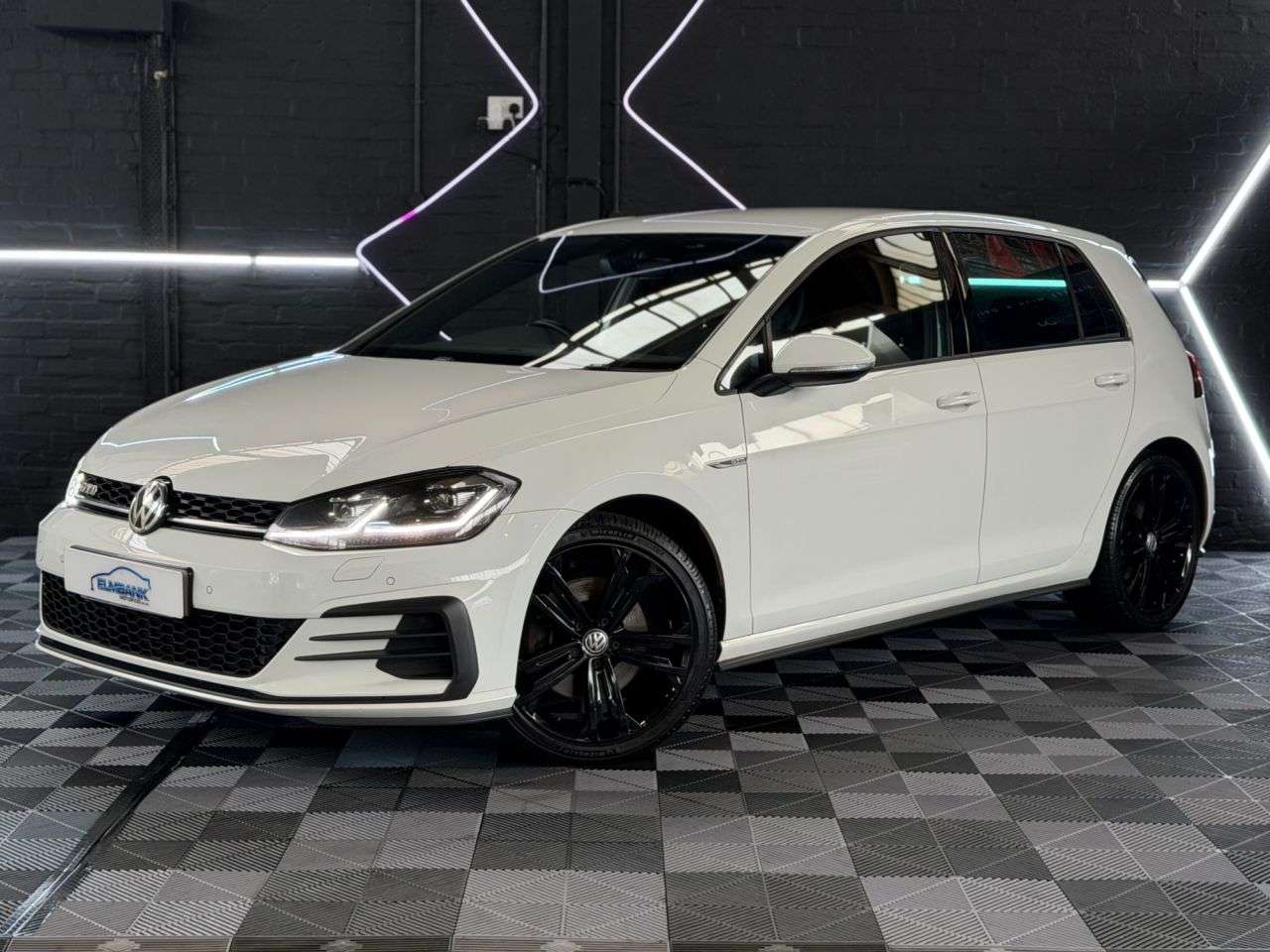 A 2017 VOLKSWAGEN GOLF 2.0 TDI BlueMotion Tech GTD Hatchback 5dr Diesel Manual Euro 6 (s/s) (184 p A 2017 VOLKSWAGEN GOLF 2.0 TDI BlueMotion Tech GTD Hatchback 5dr Diesel Manual Euro 6 (s/s) (184 p