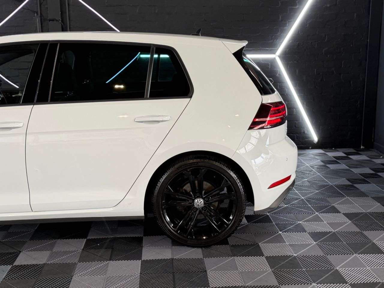 2017 VOLKSWAGEN GOLF 2017 VOLKSWAGEN GOLF