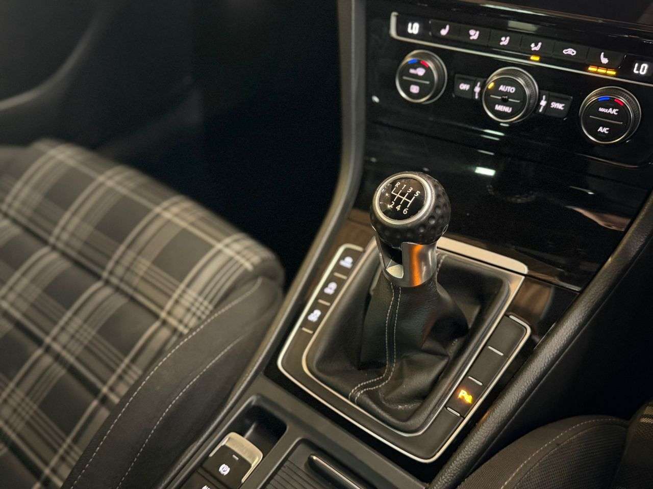 2017 VOLKSWAGEN GOLF 2017 VOLKSWAGEN GOLF