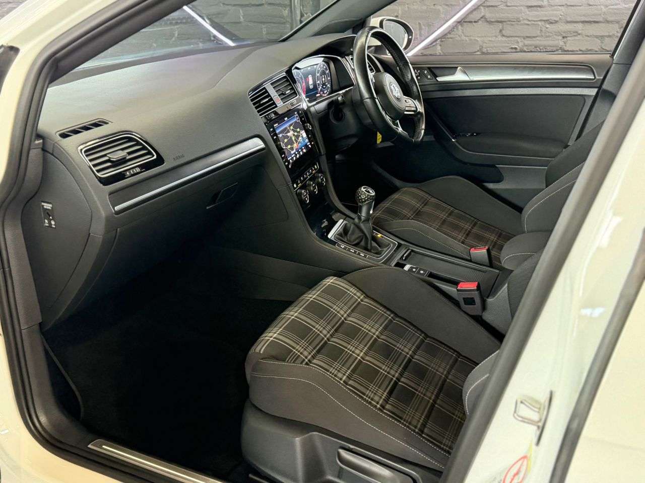 2017 VOLKSWAGEN GOLF 2017 VOLKSWAGEN GOLF