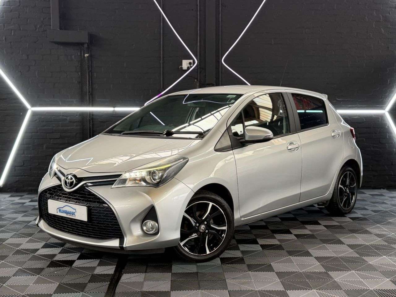 A 2016 TOYOTA YARIS 1.33 Dual VVT-i Design Hatchback 5dr Petrol Manual Euro 6 (99 ps) A 2016 TOYOTA YARIS 1.33 Dual VVT-i Design Hatchback 5dr Petrol Manual Euro 6 (99 ps)