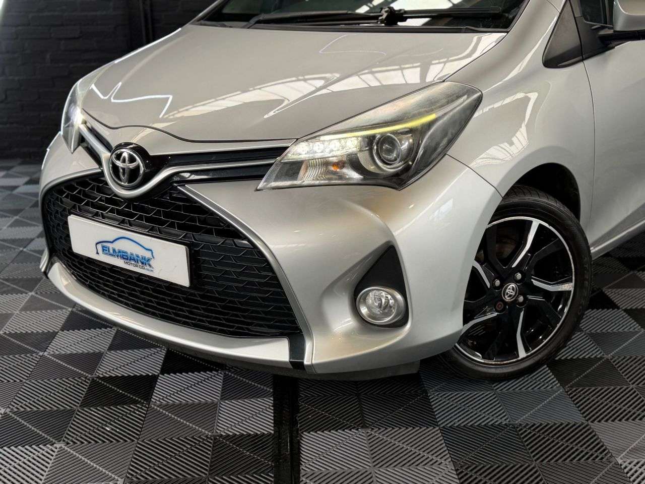 A 2016 TOYOTA YARIS 1.33 Dual VVT-i Design Hatchback 5dr Petrol Manual Euro 6 (99 ps) A 2016 TOYOTA YARIS 1.33 Dual VVT-i Design Hatchback 5dr Petrol Manual Euro 6 (99 ps)