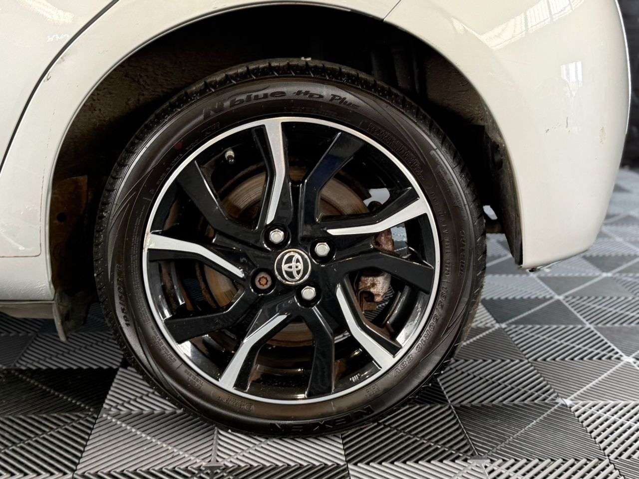 2016 TOYOTA YARIS 2016 TOYOTA YARIS