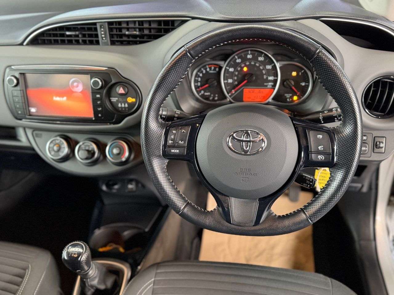 2016 TOYOTA YARIS 2016 TOYOTA YARIS
