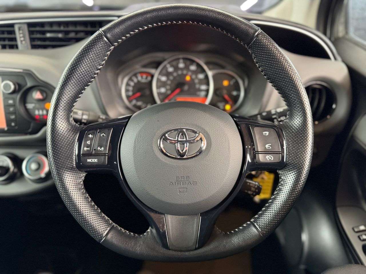 2016 TOYOTA YARIS 2016 TOYOTA YARIS