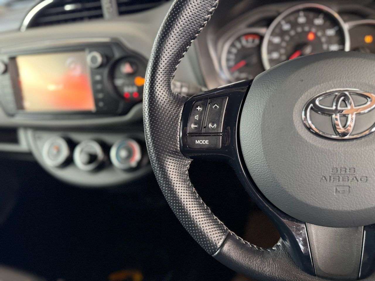 2016 TOYOTA YARIS 2016 TOYOTA YARIS