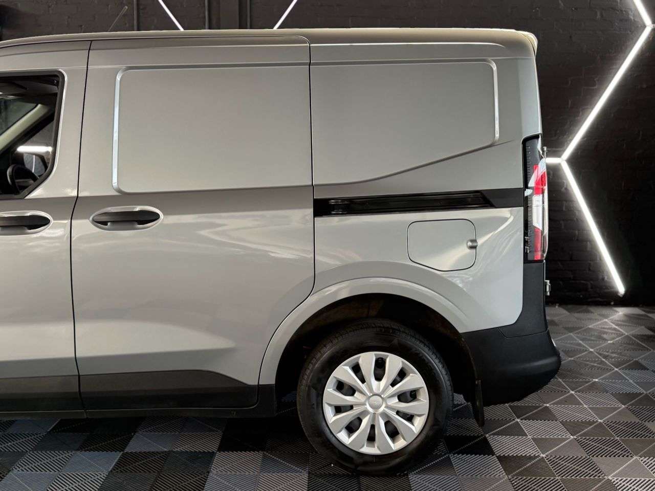 2025 FORD TRANSIT COURIER 2025 FORD TRANSIT COURIER