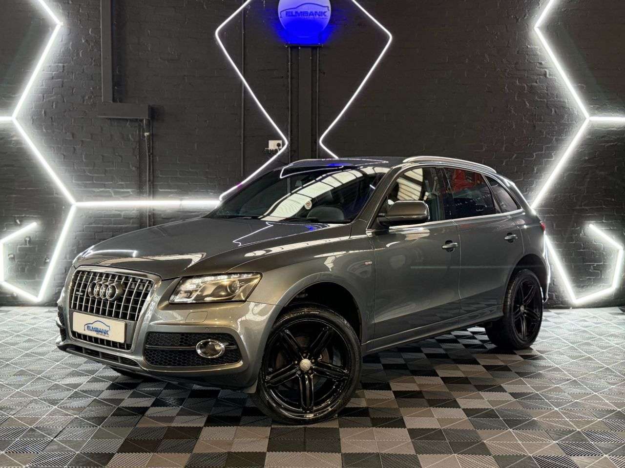 A 2012 AUDI Q5 2.0 TDI S line Plus SUV 5dr Diesel Manual quattro Euro 5 (s/s) (143 ps) 2 K A 2012 AUDI Q5 2.0 TDI S line Plus SUV 5dr Diesel Manual quattro Euro 5 (s/s) (143 ps) 2 K