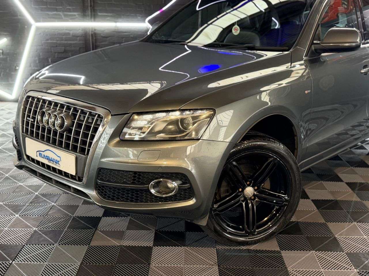 A 2012 AUDI Q5 2.0 TDI S line Plus SUV 5dr Diesel Manual quattro Euro 5 (s/s) (143 ps) 2 K A 2012 AUDI Q5 2.0 TDI S line Plus SUV 5dr Diesel Manual quattro Euro 5 (s/s) (143 ps) 2 K