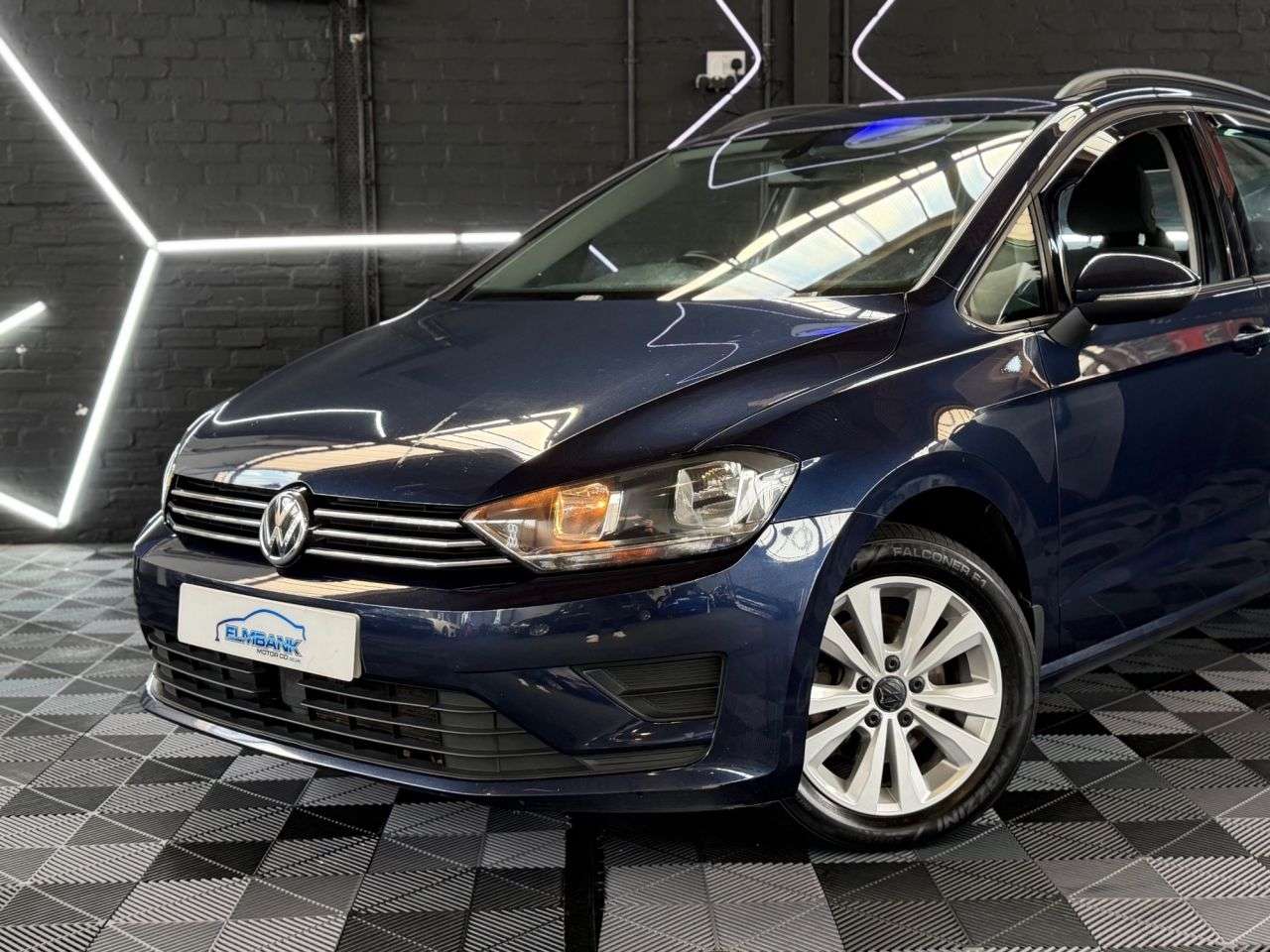 A 2015 VOLKSWAGEN GOLF SV 1.6 TDI BlueMotion Tech SE MPV 5dr Diesel DSG Euro 6 (s/s) (110 ps) A 2015 VOLKSWAGEN GOLF SV 1.6 TDI BlueMotion Tech SE MPV 5dr Diesel DSG Euro 6 (s/s) (110 ps)