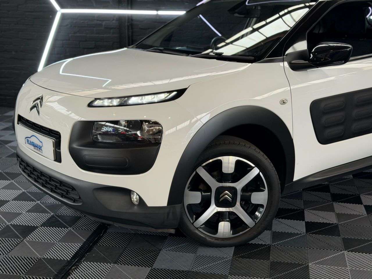 A 2016 CITROEN C4 CACTUS 1.6 BlueHDi Flair Edition Hatchback 5dr Diesel Manual Euro 6 (100 ps) 8 STA A 2016 CITROEN C4 CACTUS 1.6 BlueHDi Flair Edition Hatchback 5dr Diesel Manual Euro 6 (100 ps) 8 STA