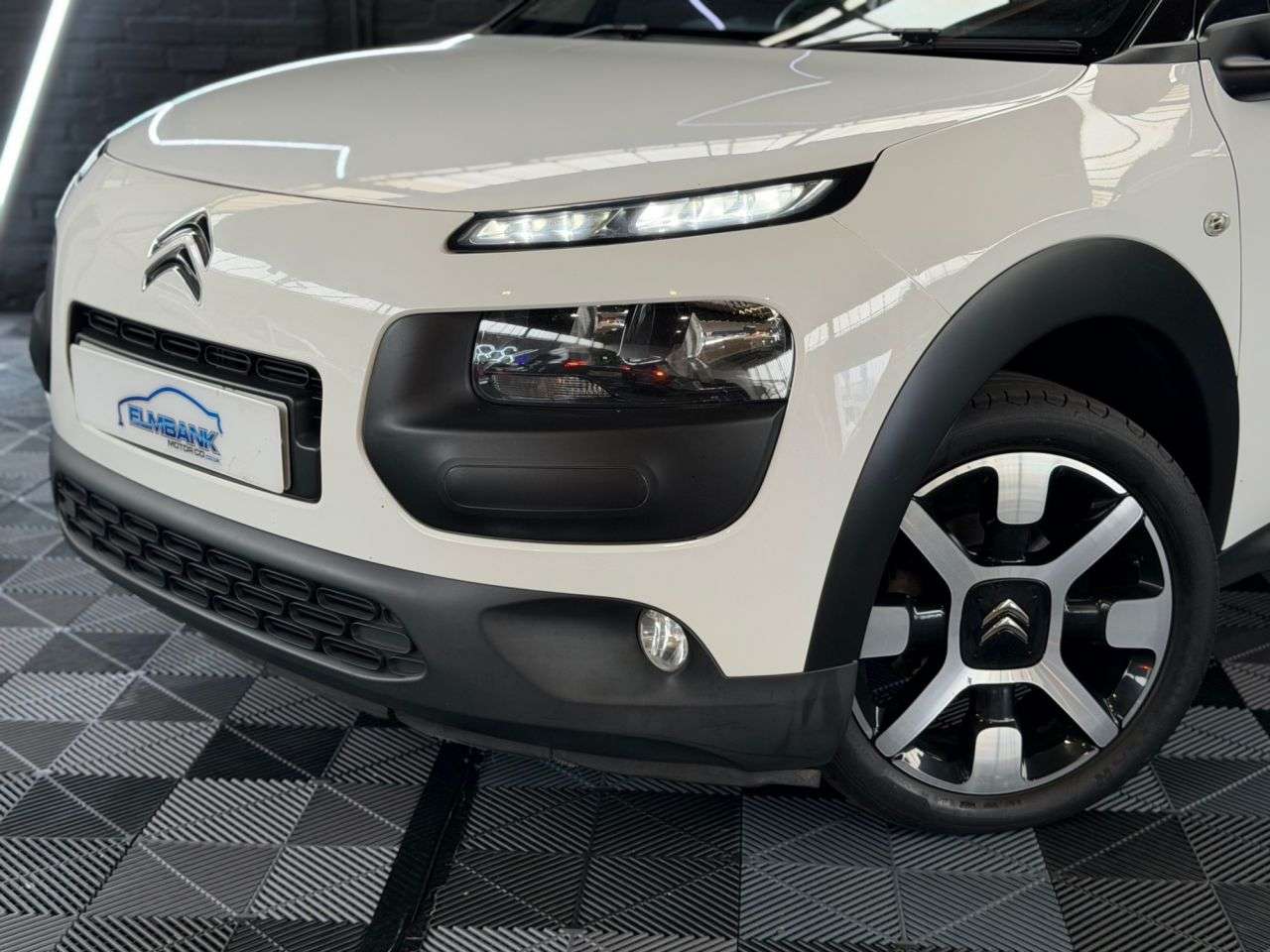 A 2016 CITROEN C4 CACTUS 1.6 BlueHDi Flair Edition Hatchback 5dr Diesel Manual Euro 6 (100 ps) 8 STA A 2016 CITROEN C4 CACTUS 1.6 BlueHDi Flair Edition Hatchback 5dr Diesel Manual Euro 6 (100 ps) 8 STA