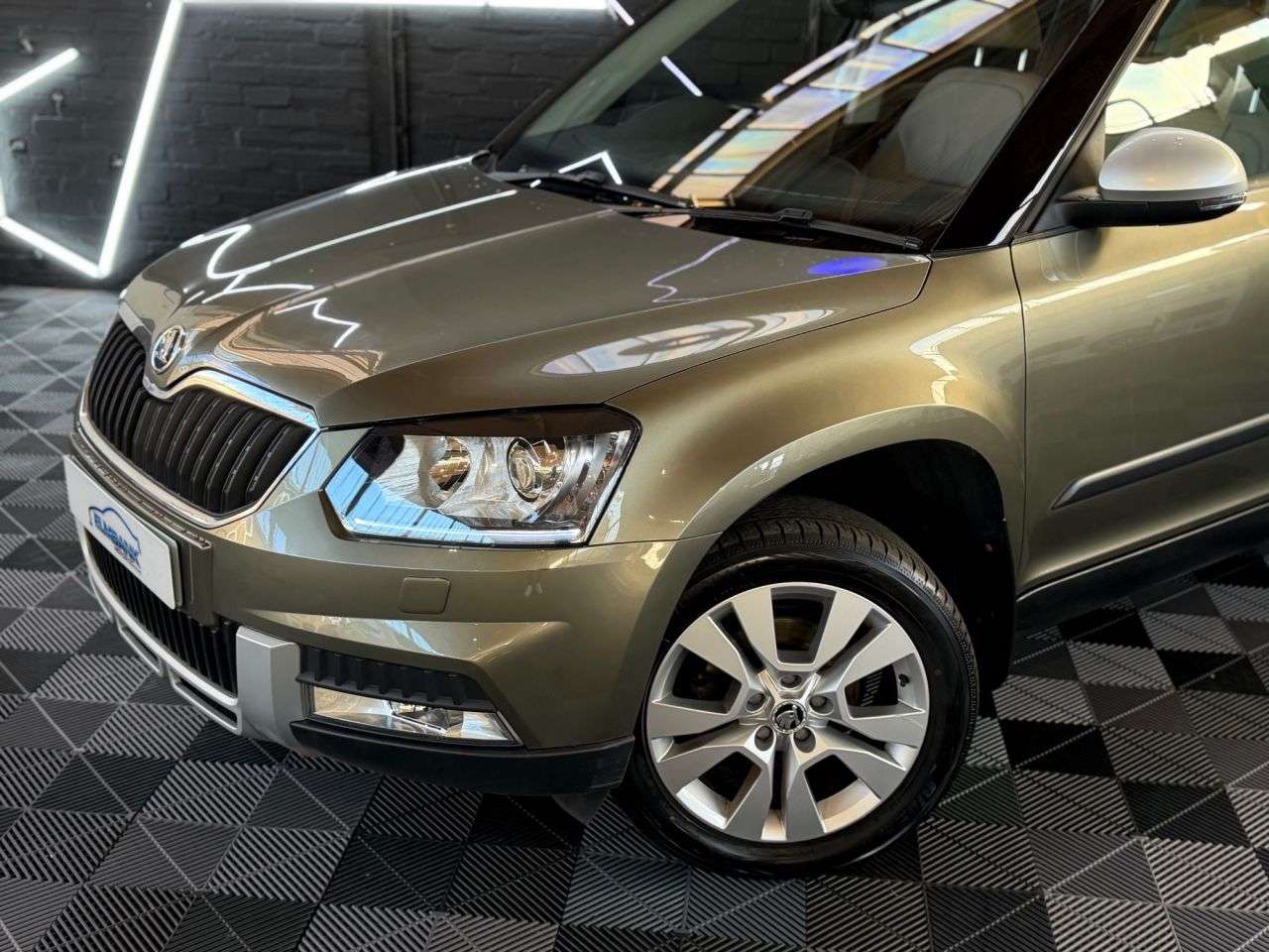 A 2016 SKODA YETI 1.2 TSI SE L Outdoor 5dr Petrol Manual Euro 6 (s/s) (110 ps) VERY LOW MILES A 2016 SKODA YETI 1.2 TSI SE L Outdoor 5dr Petrol Manual Euro 6 (s/s) (110 ps) VERY LOW MILES