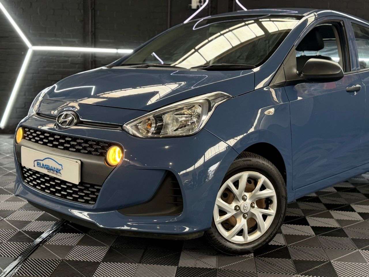 A 2017 HYUNDAI I10 1.0 S Hatchback 5dr Petrol Manual Euro 6 (66 ps) MANUAL - ULEZ COMPLIANT - A 2017 HYUNDAI I10 1.0 S Hatchback 5dr Petrol Manual Euro 6 (66 ps) MANUAL - ULEZ COMPLIANT -