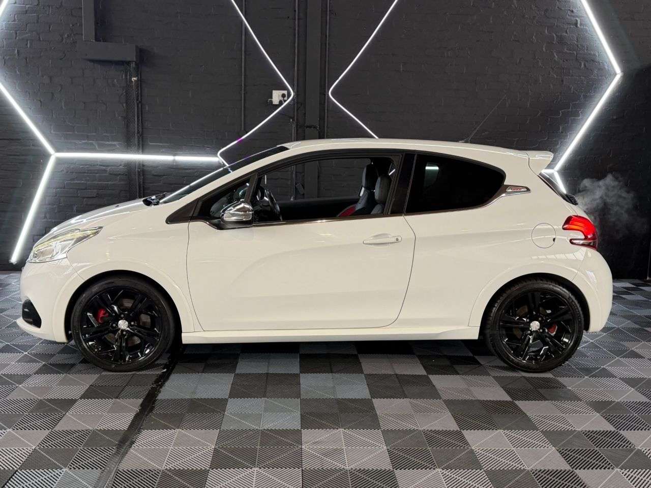 2017 PEUGEOT 208 HATCHBACK 2017 PEUGEOT 208 HATCHBACK