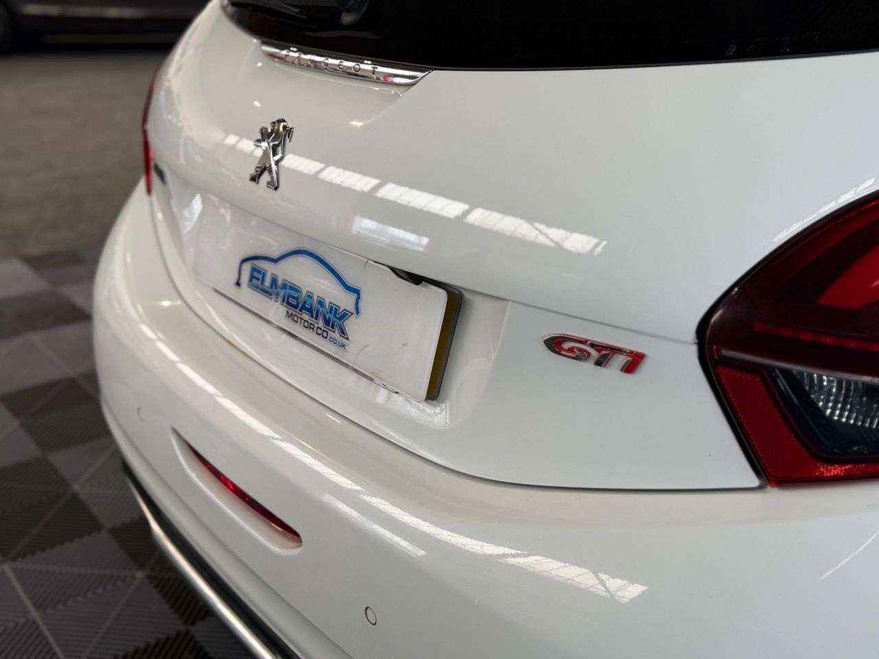 2017 PEUGEOT 208 HATCHBACK 2017 PEUGEOT 208 HATCHBACK