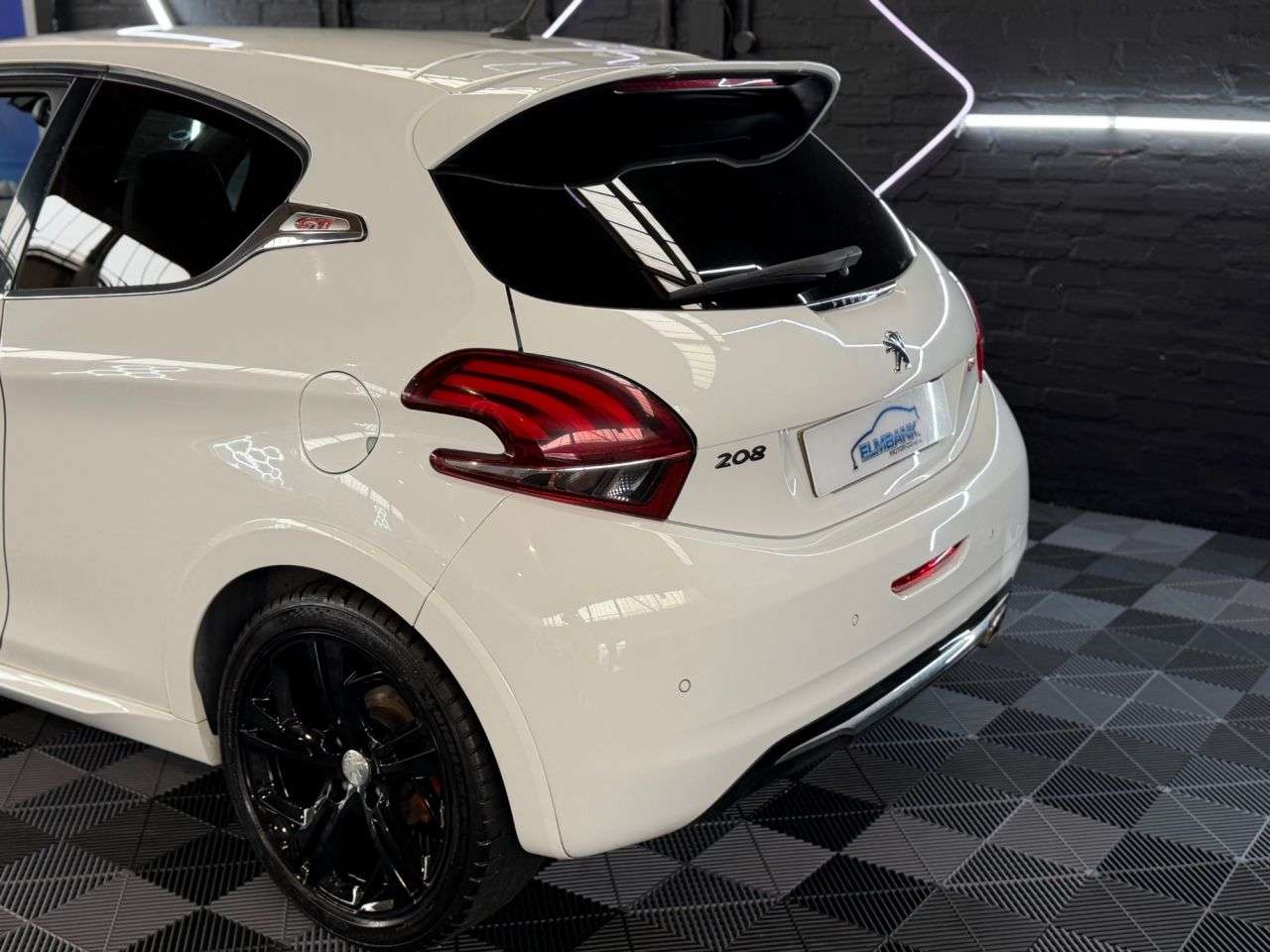 2017 PEUGEOT 208 HATCHBACK 2017 PEUGEOT 208 HATCHBACK