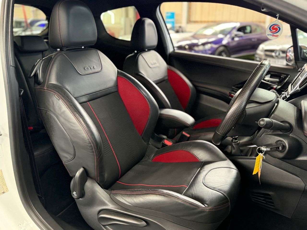2017 PEUGEOT 208 HATCHBACK 2017 PEUGEOT 208 HATCHBACK