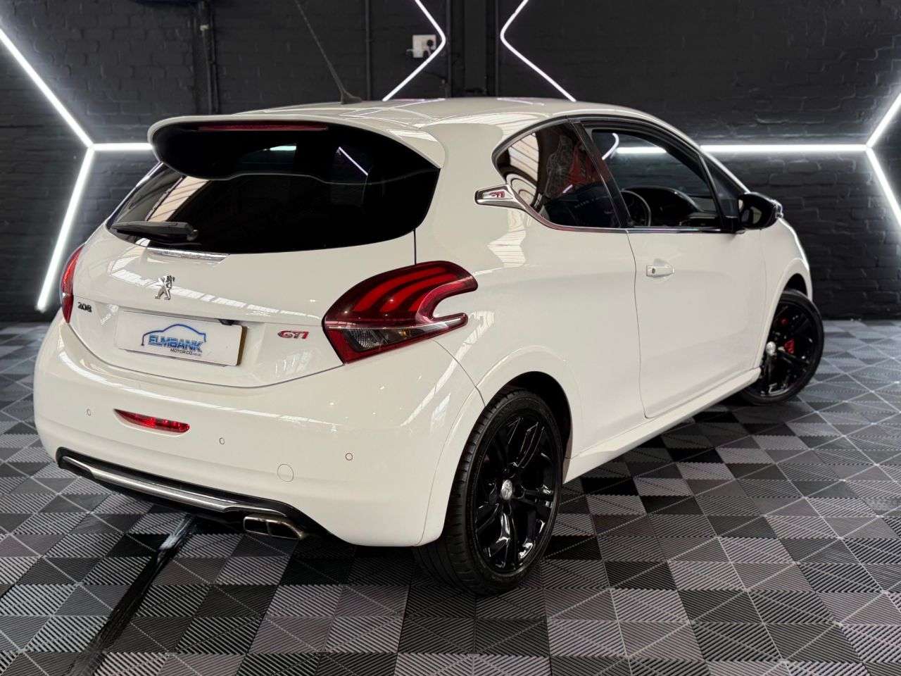 2017 PEUGEOT 208 HATCHBACK 2017 PEUGEOT 208 HATCHBACK