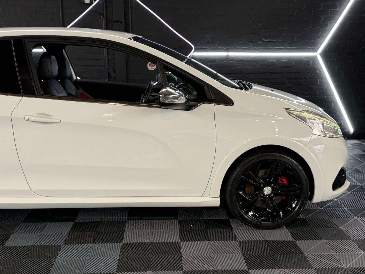 2017 PEUGEOT 208 HATCHBACK 2017 PEUGEOT 208 HATCHBACK