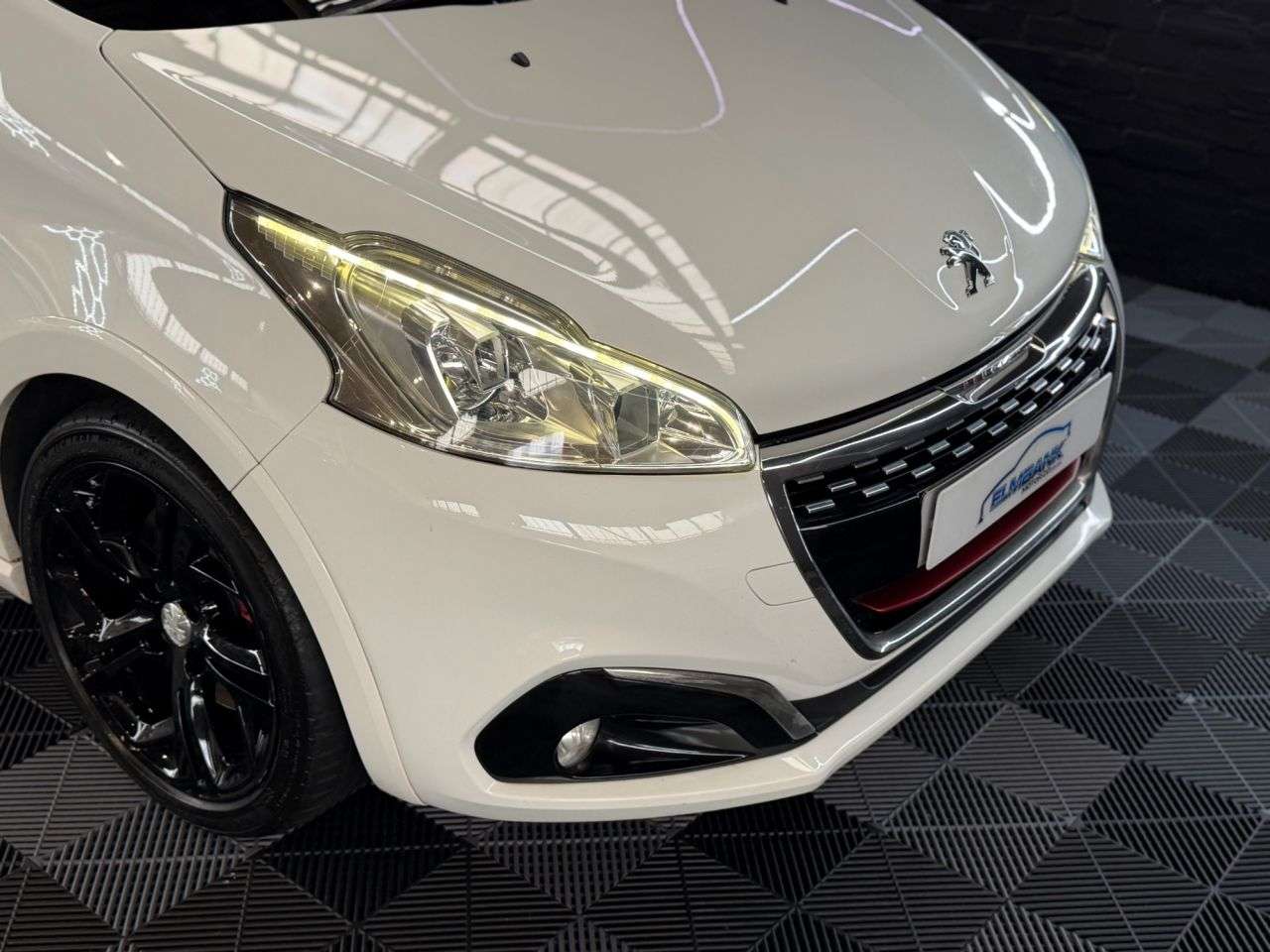 2017 PEUGEOT 208 HATCHBACK 2017 PEUGEOT 208 HATCHBACK