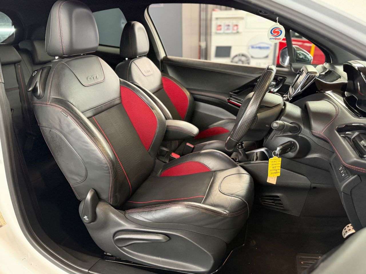 2017 PEUGEOT 208 HATCHBACK 2017 PEUGEOT 208 HATCHBACK