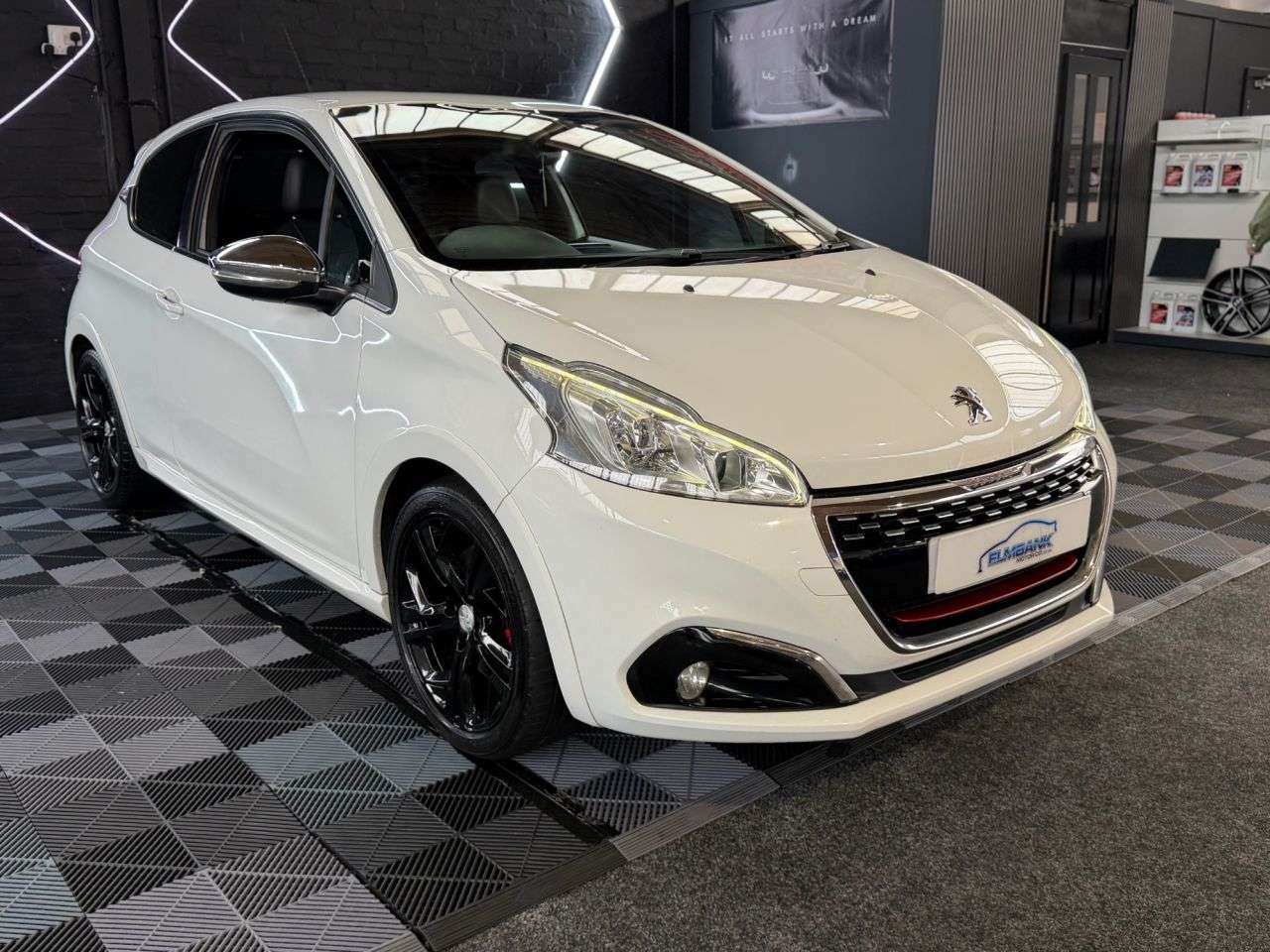 2017 PEUGEOT 208 HATCHBACK 2017 PEUGEOT 208 HATCHBACK