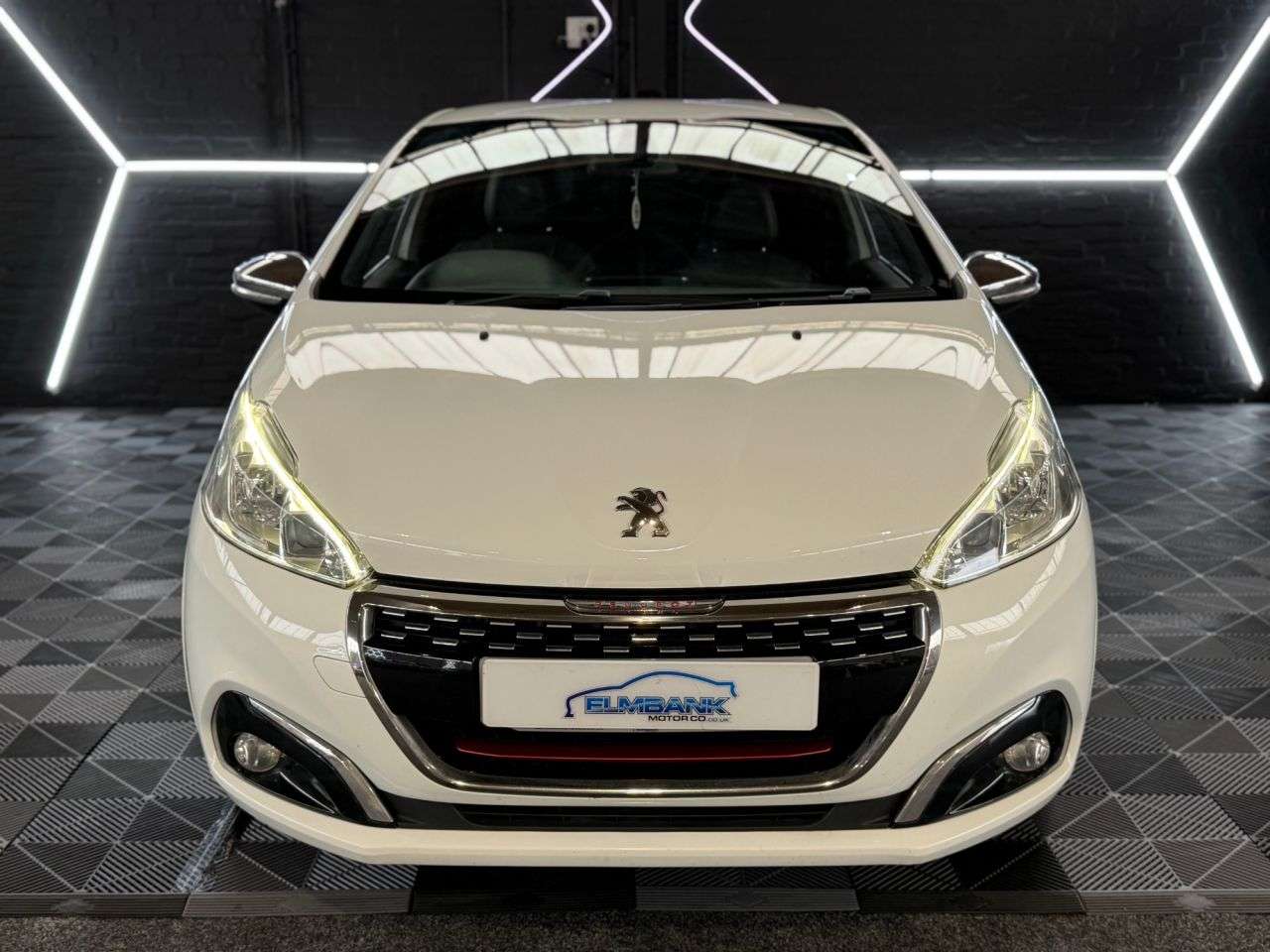 2017 PEUGEOT 208 HATCHBACK 2017 PEUGEOT 208 HATCHBACK