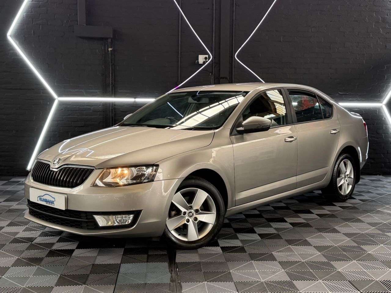 A 2014 SKODA OCTAVIA 1.6 TDI SE Hatchback 5dr Diesel Manual Euro 5 (s/s) (105 ps) EXCELLENT SPAC A 2014 SKODA OCTAVIA 1.6 TDI SE Hatchback 5dr Diesel Manual Euro 5 (s/s) (105 ps) EXCELLENT SPAC