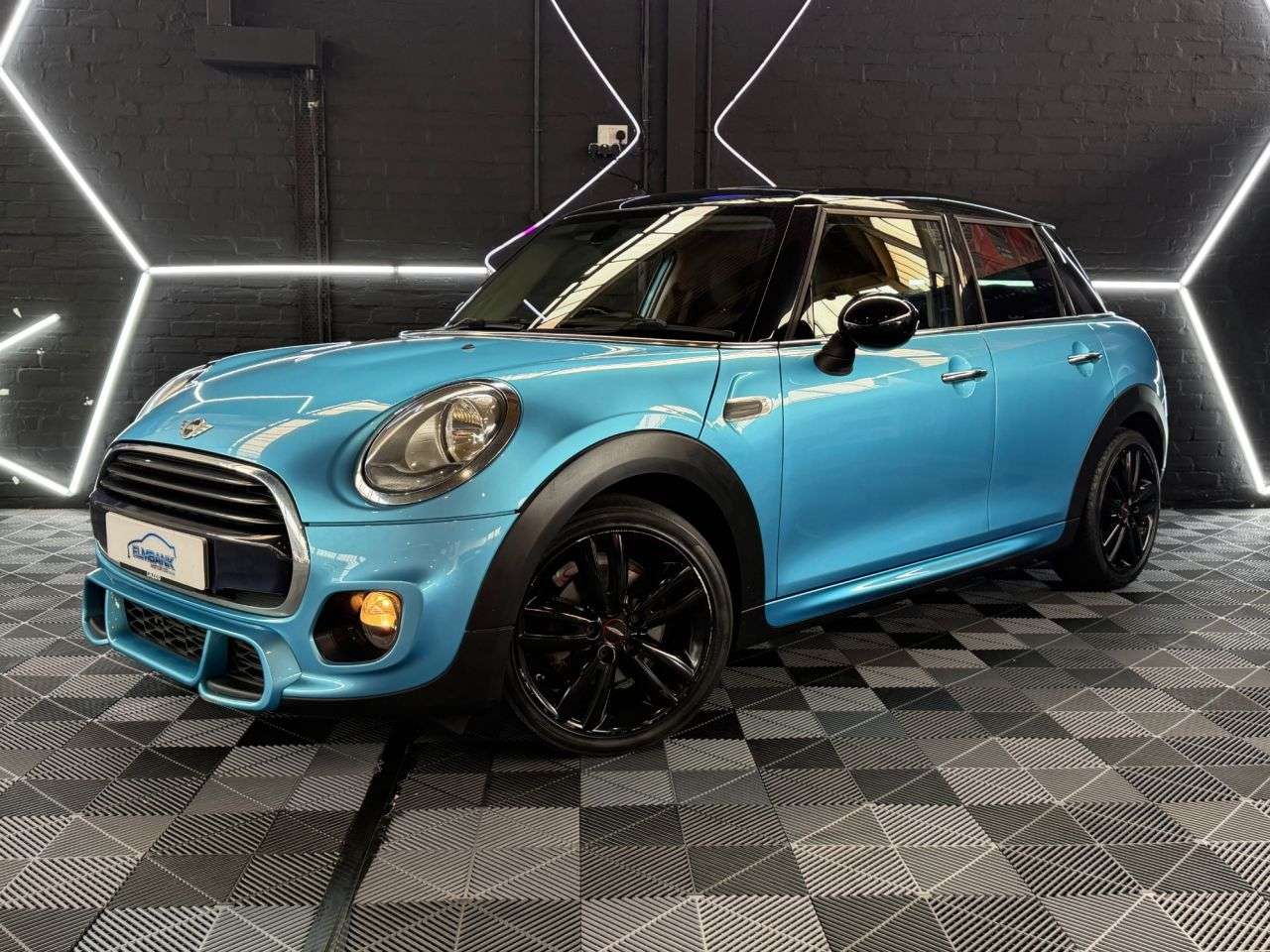 A 2017 MINI HATCH 1.5 Cooper Hatchback 5dr Petrol Auto Euro 6 (s/s) (136 ps) 2 KEYS - UPTO 58 A 2017 MINI HATCH 1.5 Cooper Hatchback 5dr Petrol Auto Euro 6 (s/s) (136 ps) 2 KEYS - UPTO 58